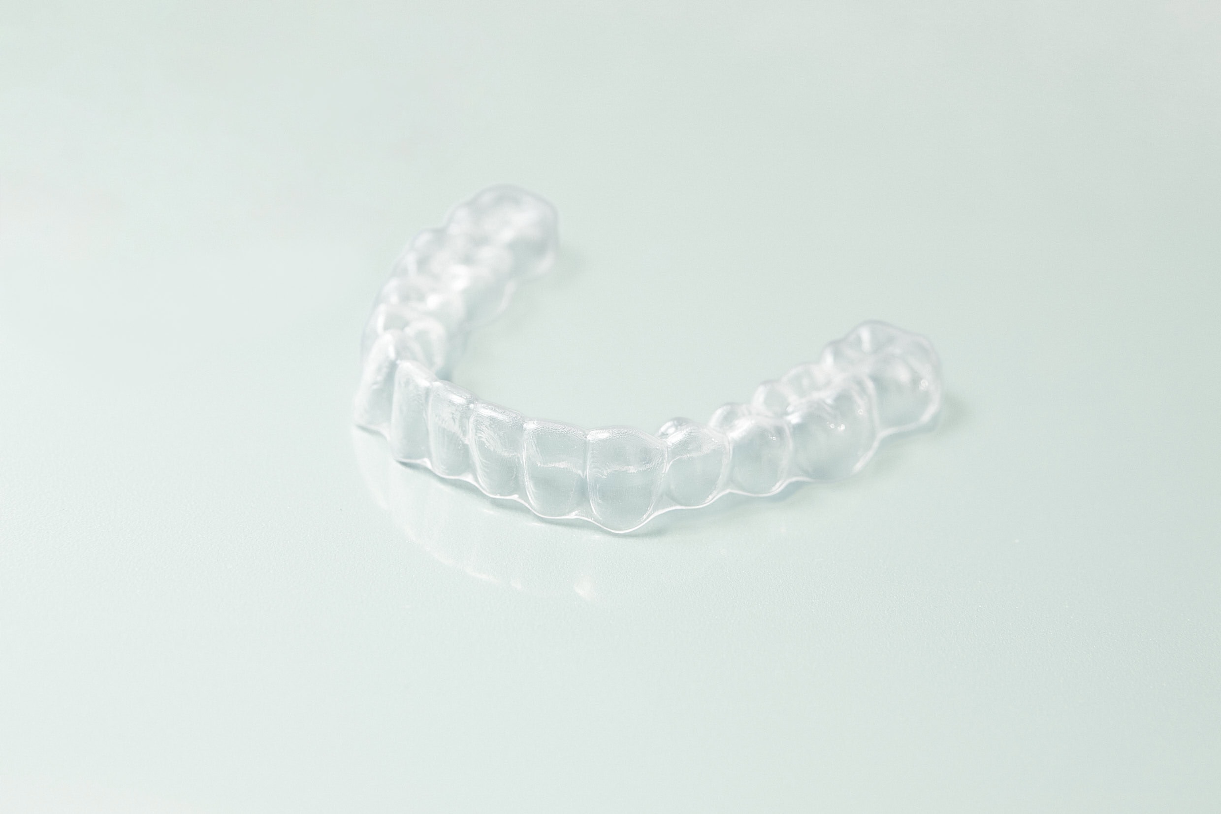 Kieferorthopaede Koeln - JUST KFO - Dr. Steinmaier + Kollegen - Labor - Aligner Invisalign Schiene